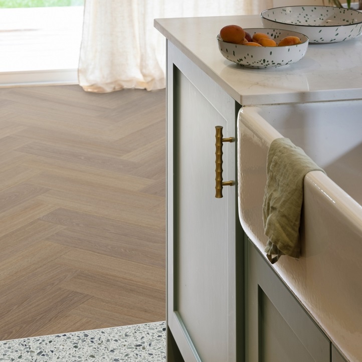 Moduleo Roots Herringbone Glyde Oak